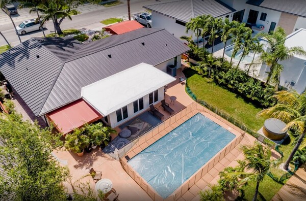 Metal Roof Services in Miami, FL (1)